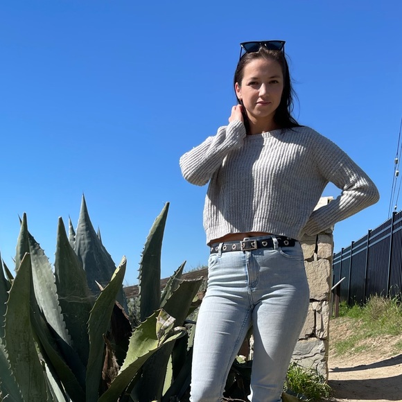 Forever 21 - Cropped Gray Crewneck Sweater - Picture 8 of 8